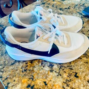 Nike Waffle Debut Sandrift